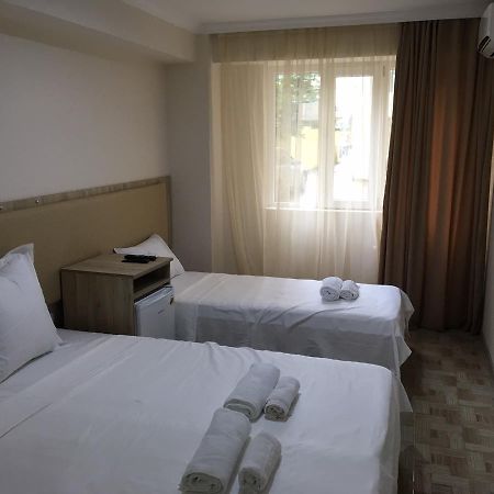 Femi Ji Hotel Batumi Luaran gambar
