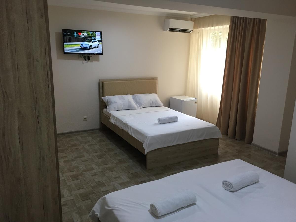 Femi Ji Hotel Batumi Luaran gambar